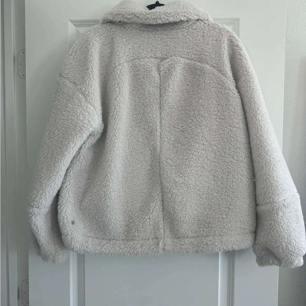 Lululemon cinchable fleece - Picture 2 of 3